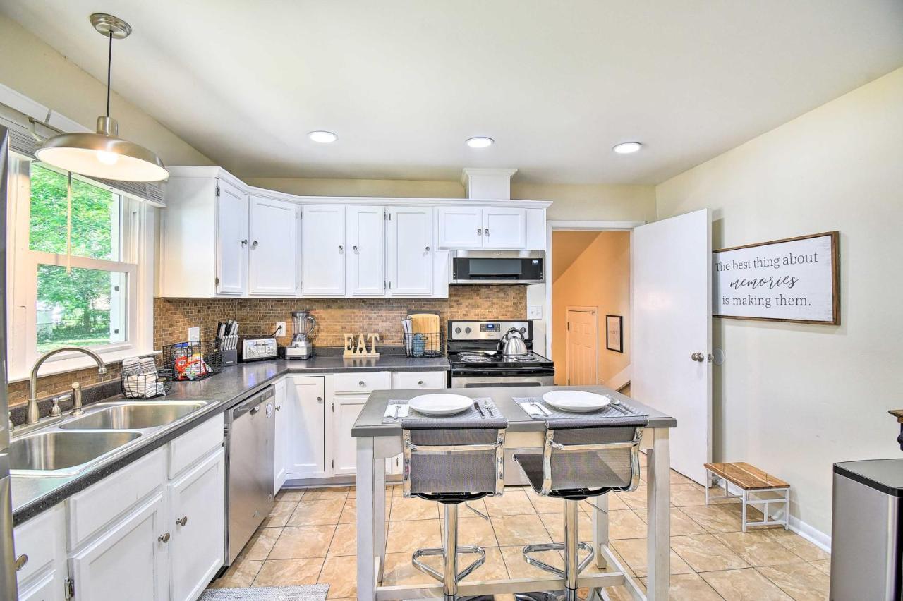 Charming Hampton Home With Yard 2 Mi To Beach! Экстерьер фото