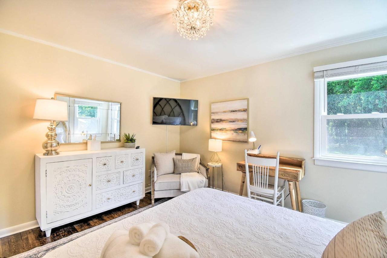 Charming Hampton Home With Yard 2 Mi To Beach! Экстерьер фото