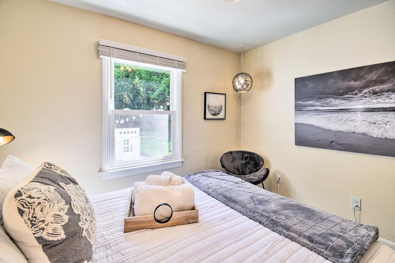 Charming Hampton Home With Yard 2 Mi To Beach! Экстерьер фото