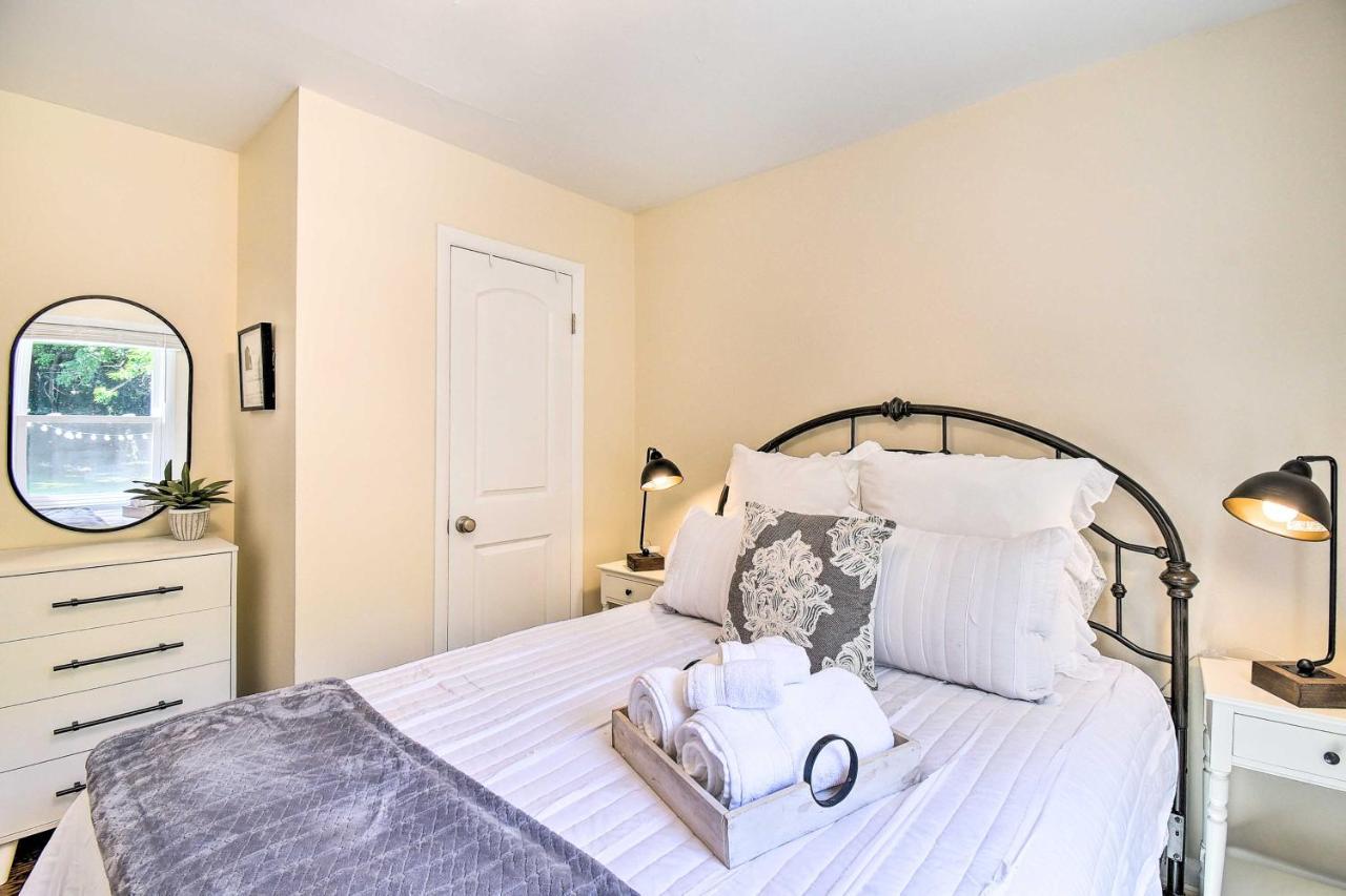 Charming Hampton Home With Yard 2 Mi To Beach! Экстерьер фото